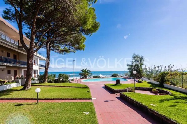appartamento in vendita a Giardini-Naxos