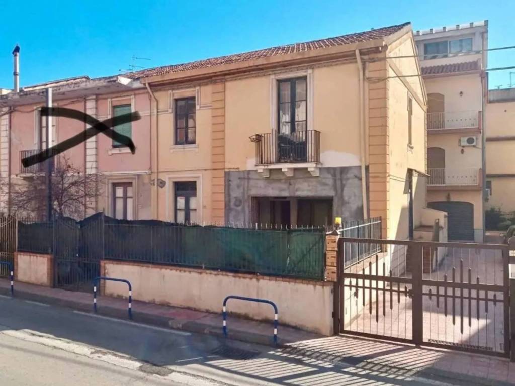 casa indipendente in vendita a Giardini-Naxos