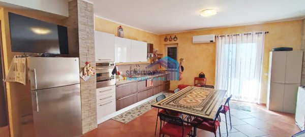 appartamento in vendita a Giardini-Naxos