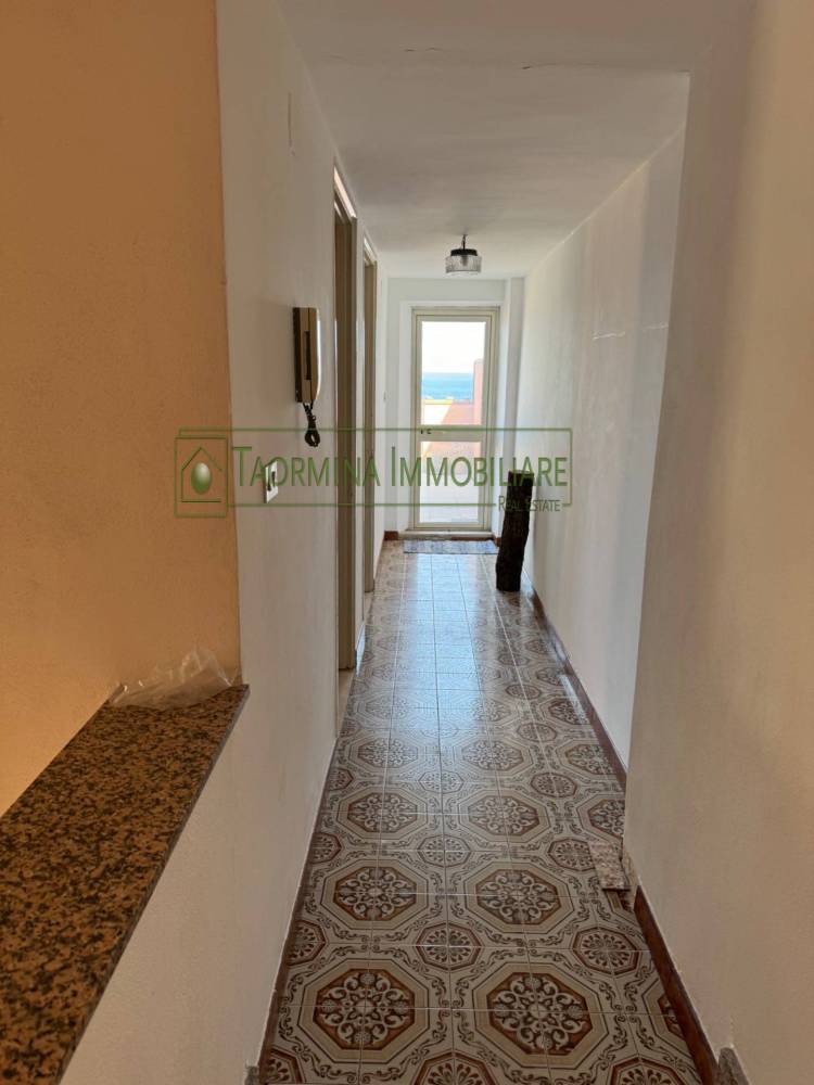 casa indipendente in vendita a Giardini-Naxos