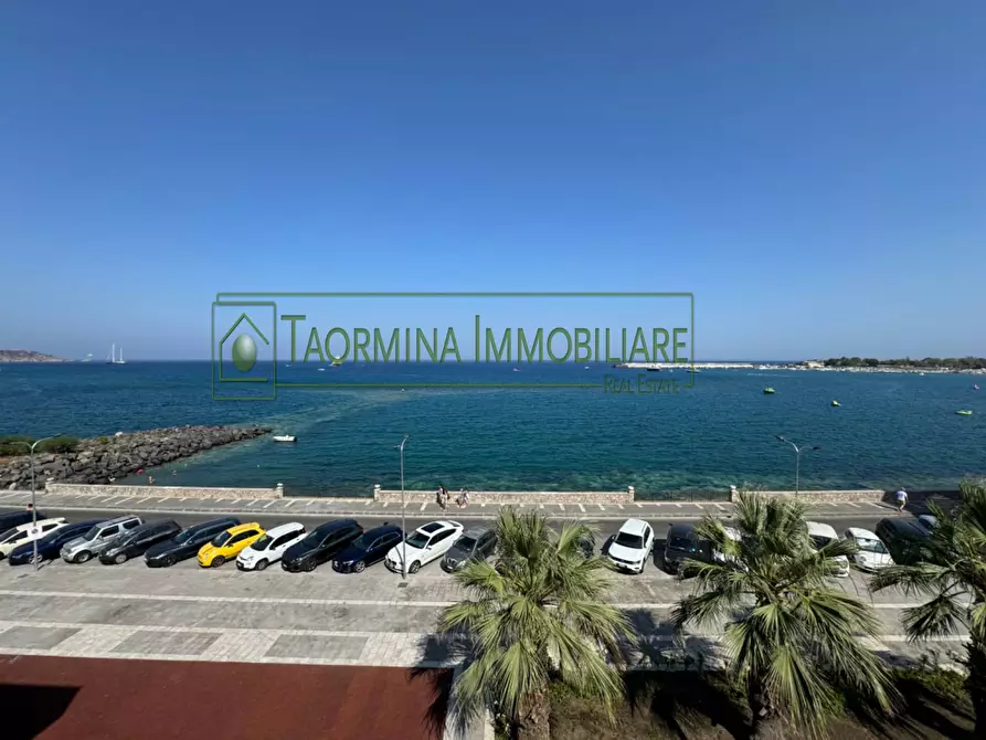 casa indipendente in vendita a Giardini-Naxos