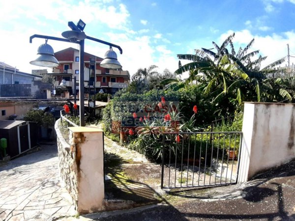 casa indipendente in vendita a Giardini-Naxos