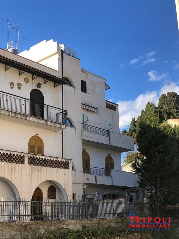 appartamento in vendita a Giardini-Naxos