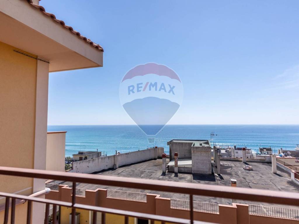 appartamento in vendita a Giardini-Naxos