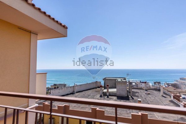 appartamento in vendita a Giardini-Naxos