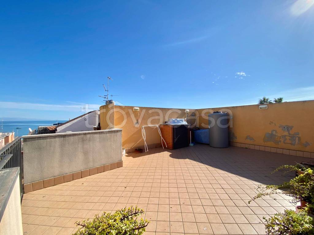 appartamento in vendita a Giardini-Naxos