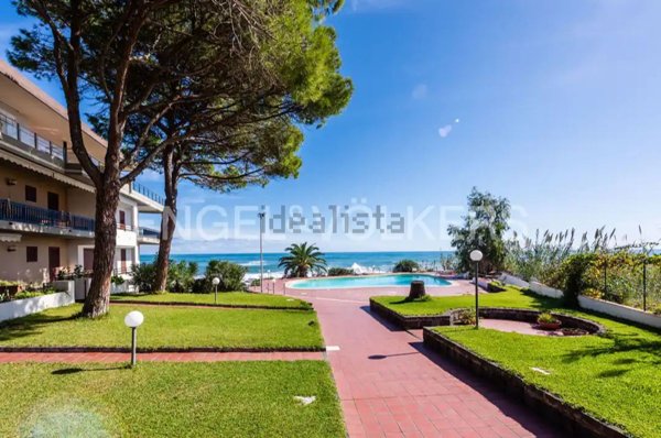 appartamento in vendita a Giardini-Naxos