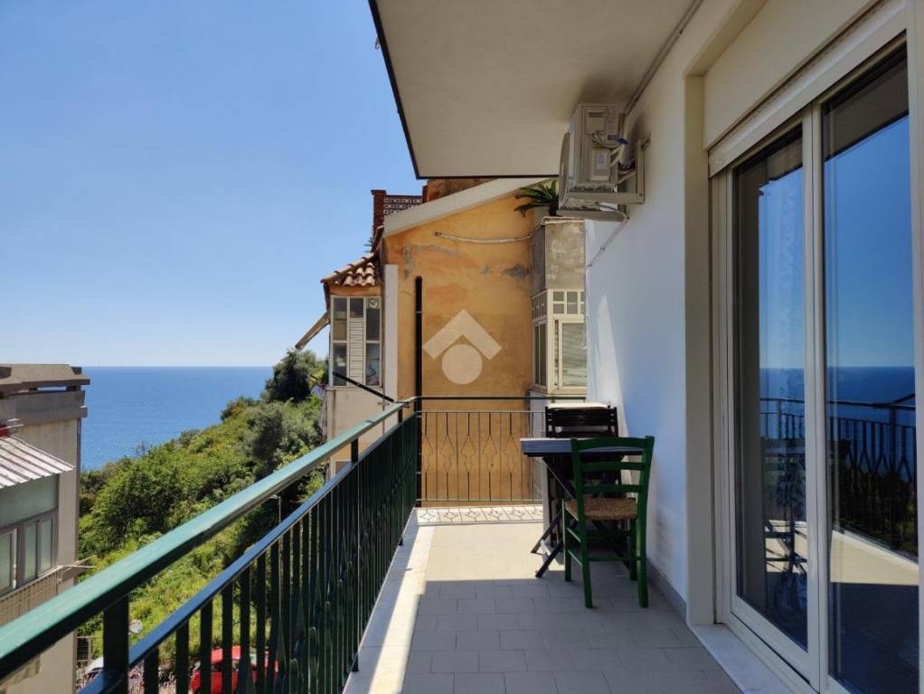 appartamento in vendita a Giardini-Naxos
