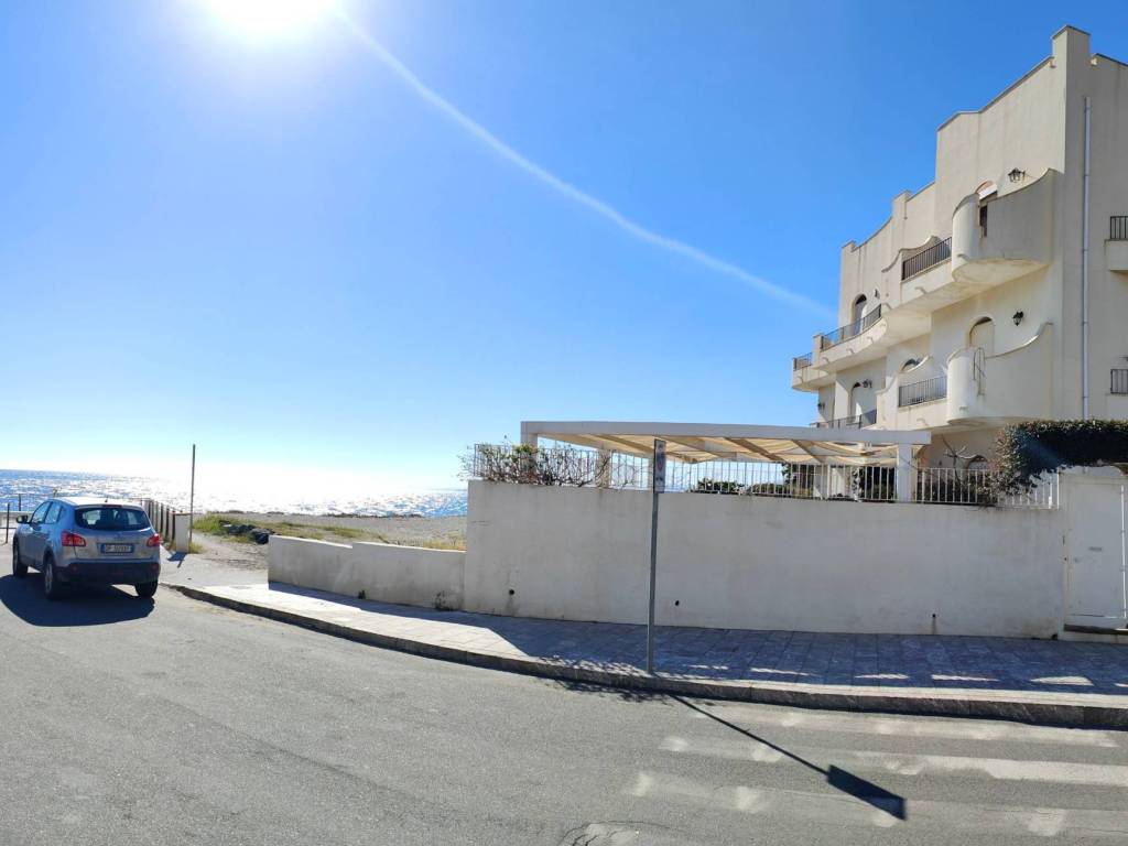 appartamento in vendita a Giardini-Naxos