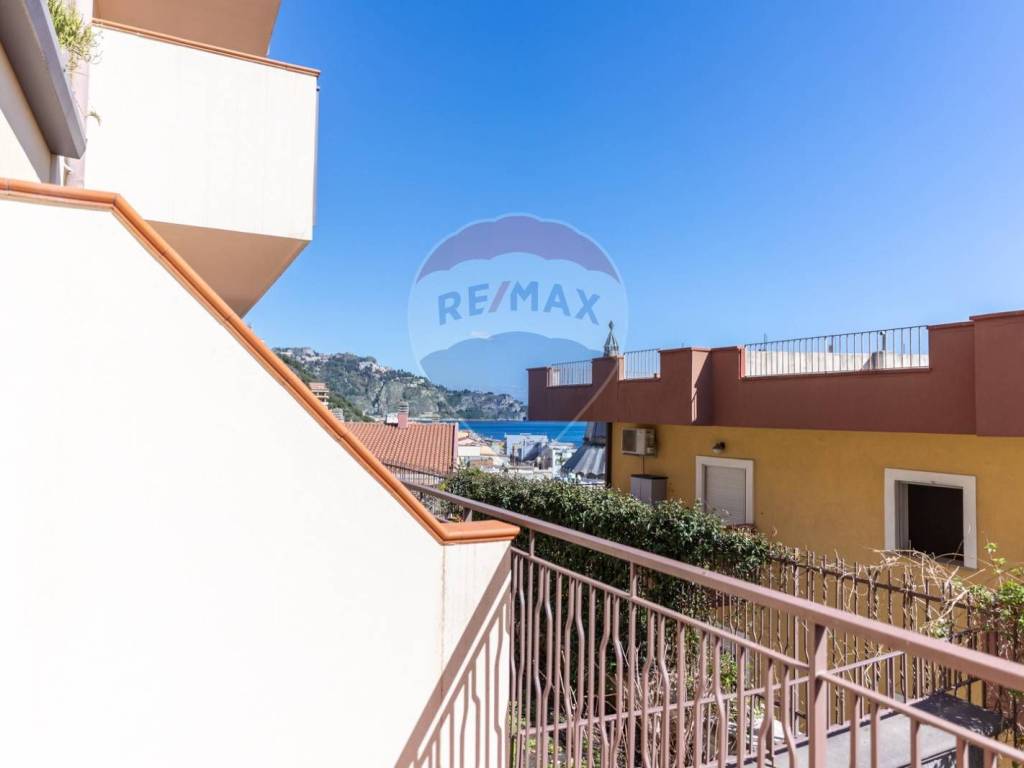appartamento in vendita a Giardini-Naxos