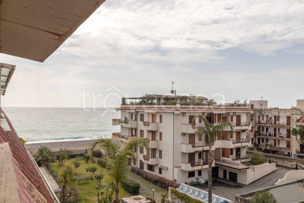 appartamento in vendita a Giardini-Naxos
