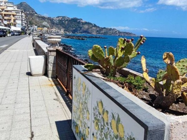 appartamento in vendita a Giardini-Naxos