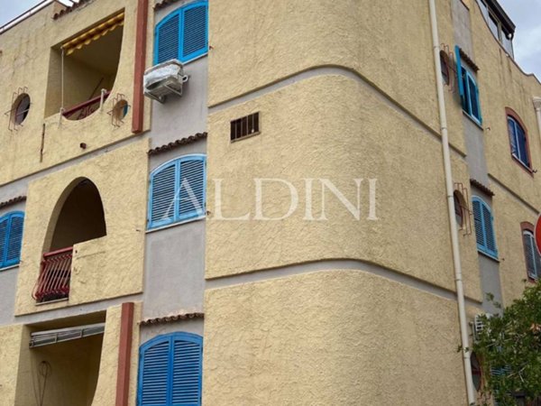 intera palazzina in vendita a Giardini-Naxos