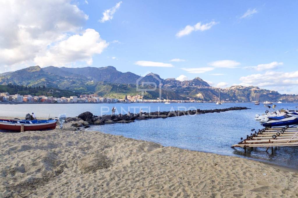 appartamento in vendita a Giardini-Naxos