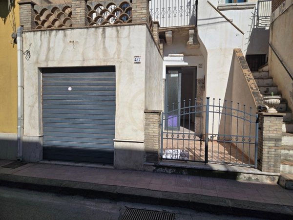 casa indipendente in vendita a Giardini-Naxos