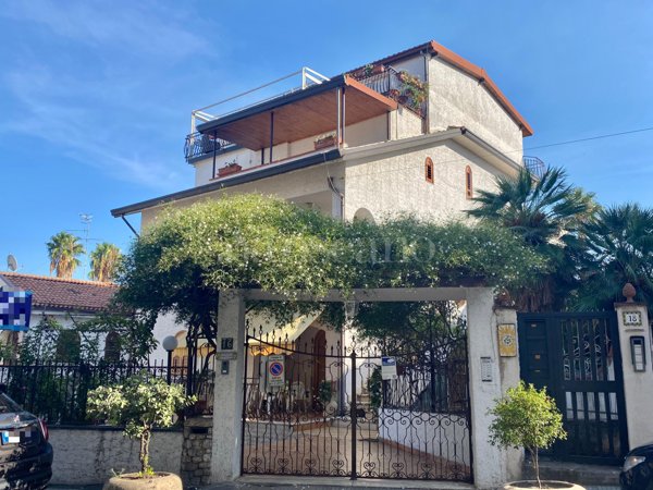 appartamento in vendita a Giardini-Naxos