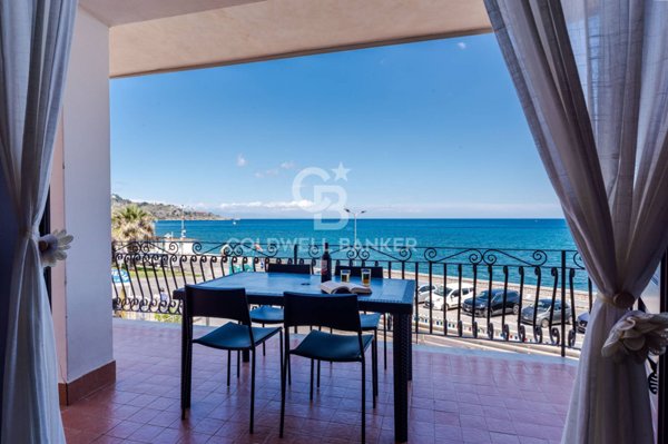 appartamento in vendita a Giardini-Naxos