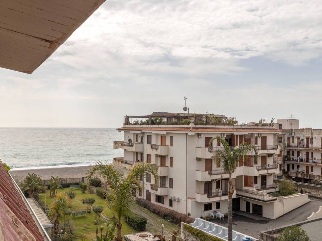 appartamento in vendita a Giardini-Naxos