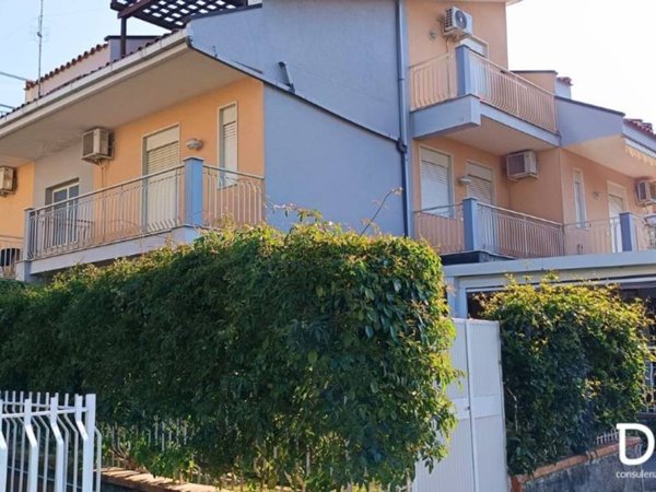 appartamento in vendita a Giardini-Naxos