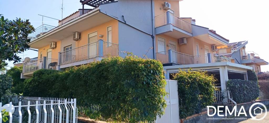 appartamento in vendita a Giardini-Naxos