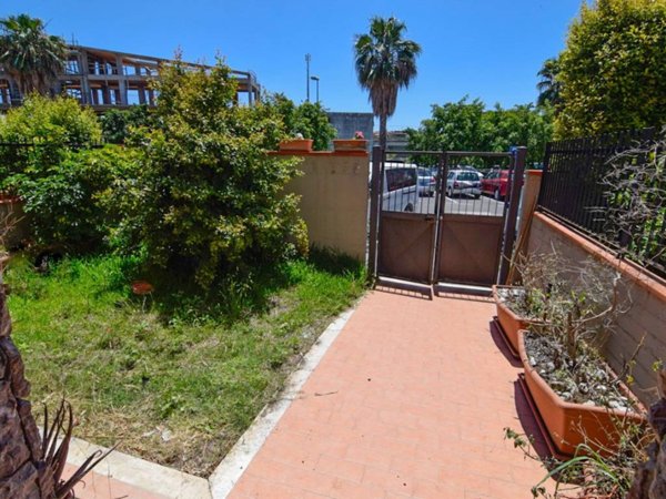 casa indipendente in vendita a Giardini-Naxos