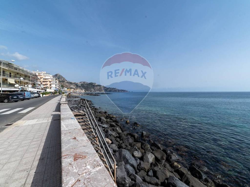 appartamento in vendita a Giardini-Naxos