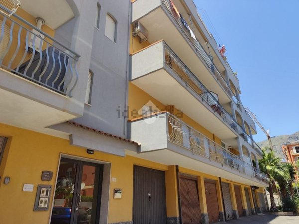 appartamento in vendita a Giardini-Naxos