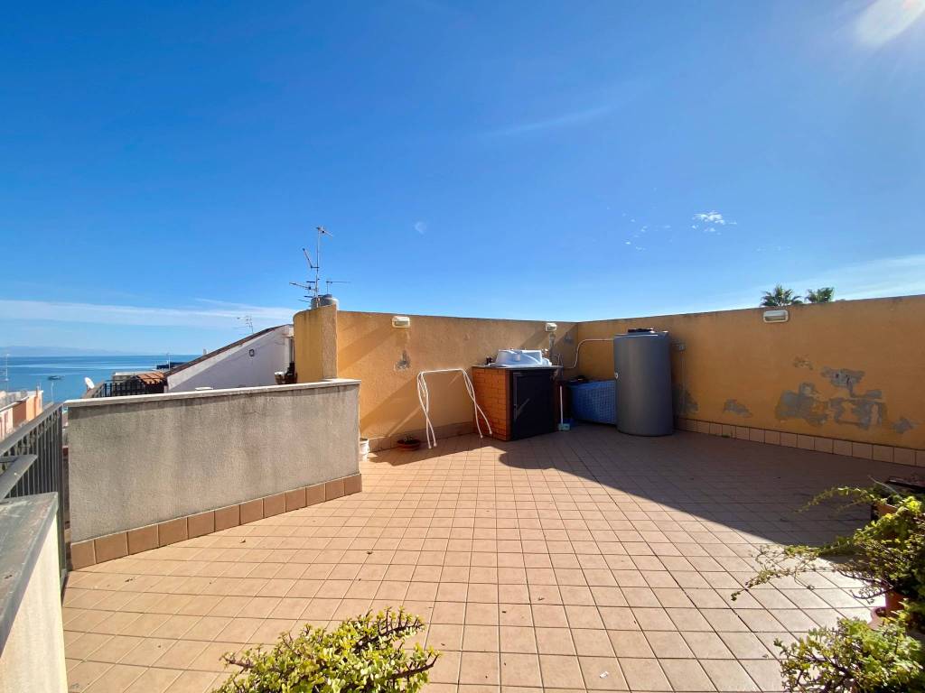 appartamento in vendita a Giardini-Naxos