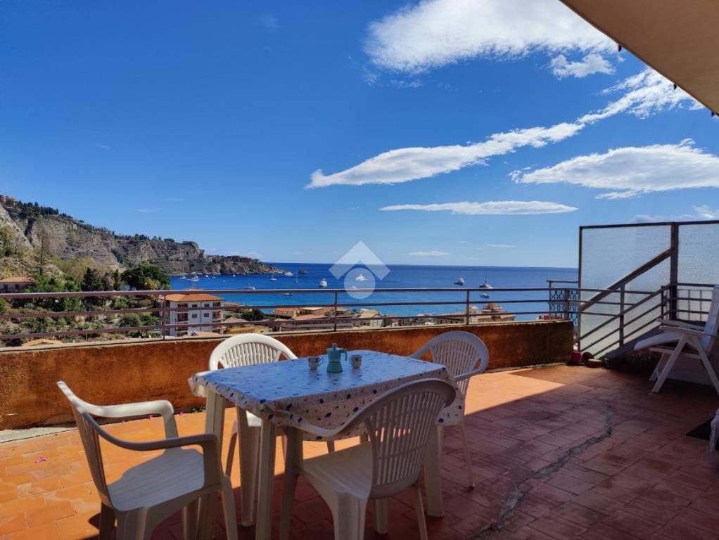 appartamento in vendita a Giardini-Naxos