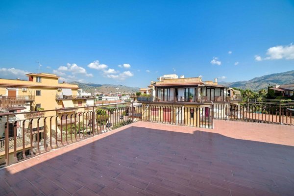 appartamento in vendita a Giardini-Naxos
