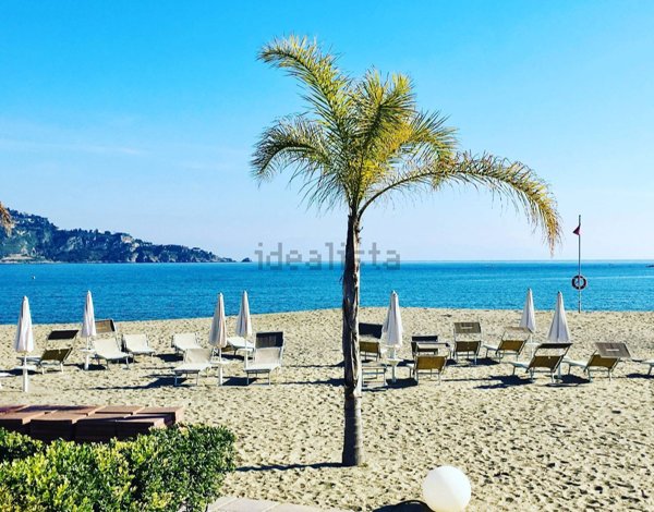 appartamento in vendita a Giardini-Naxos