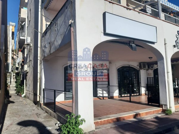 locale commerciale in vendita a Giardini-Naxos