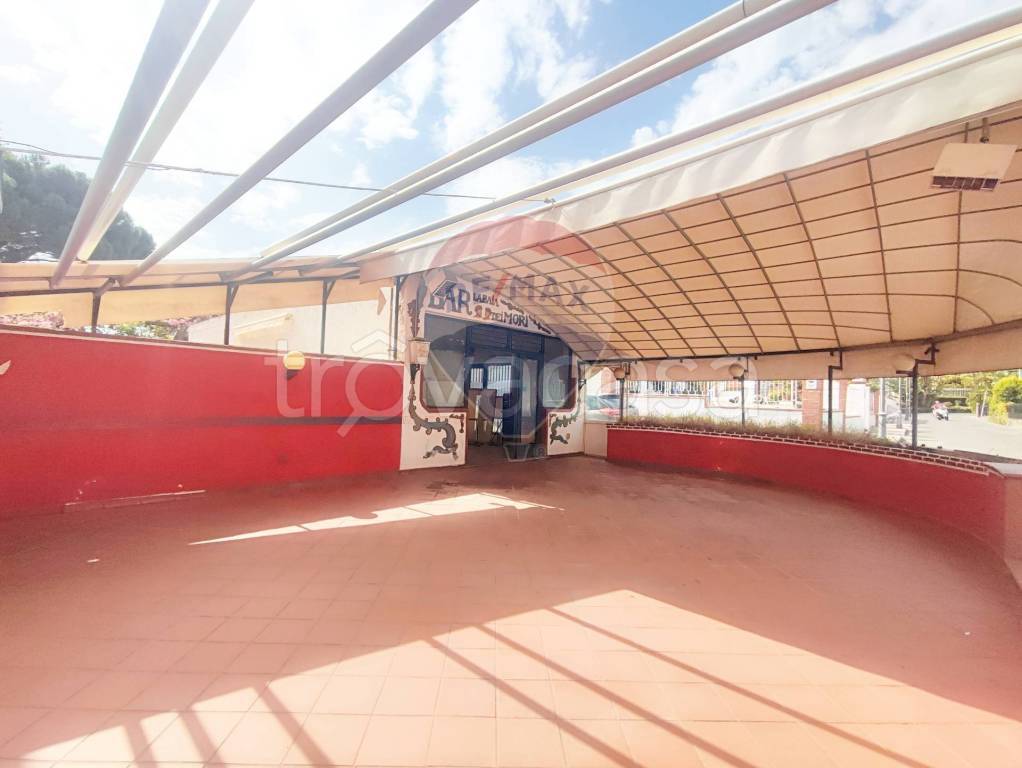 locale commerciale in vendita a Giardini-Naxos