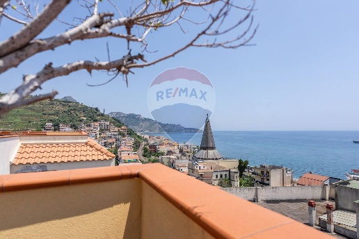 appartamento in vendita a Giardini-Naxos