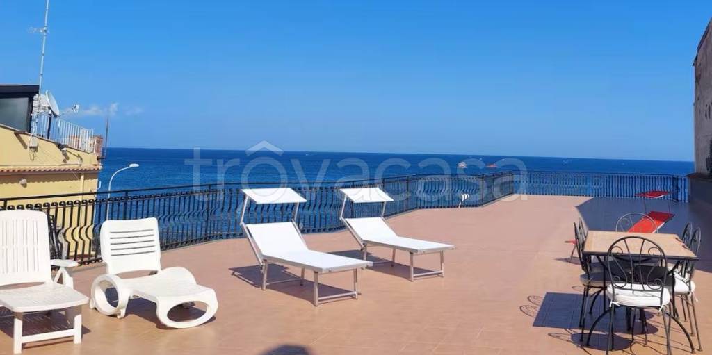 appartamento in vendita a Giardini-Naxos