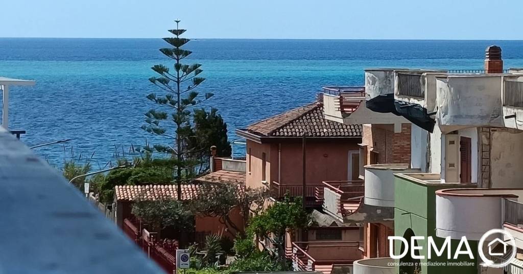 appartamento in vendita a Giardini-Naxos