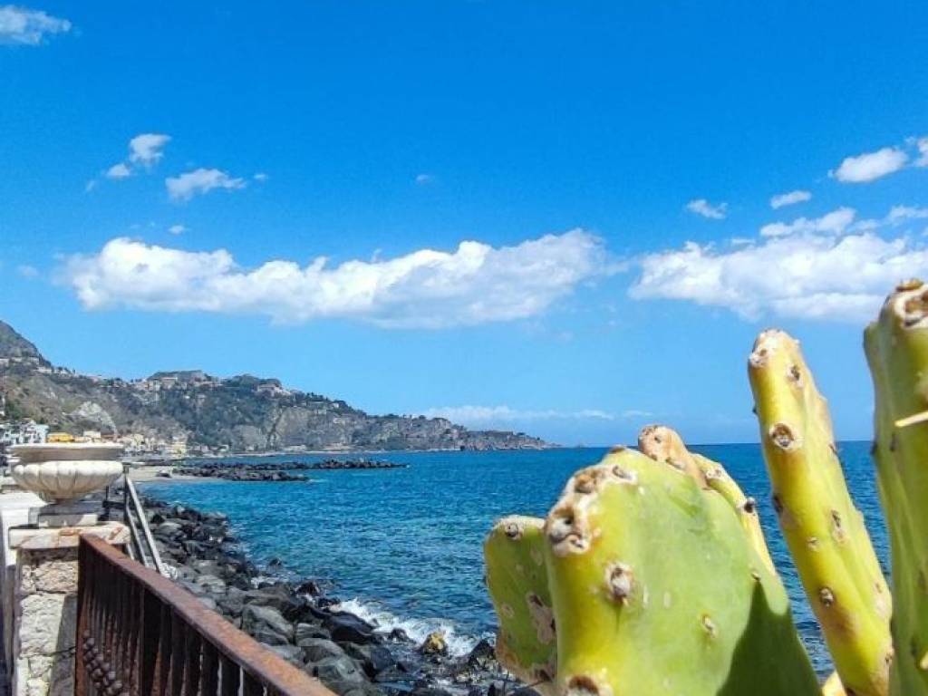 appartamento in vendita a Giardini-Naxos