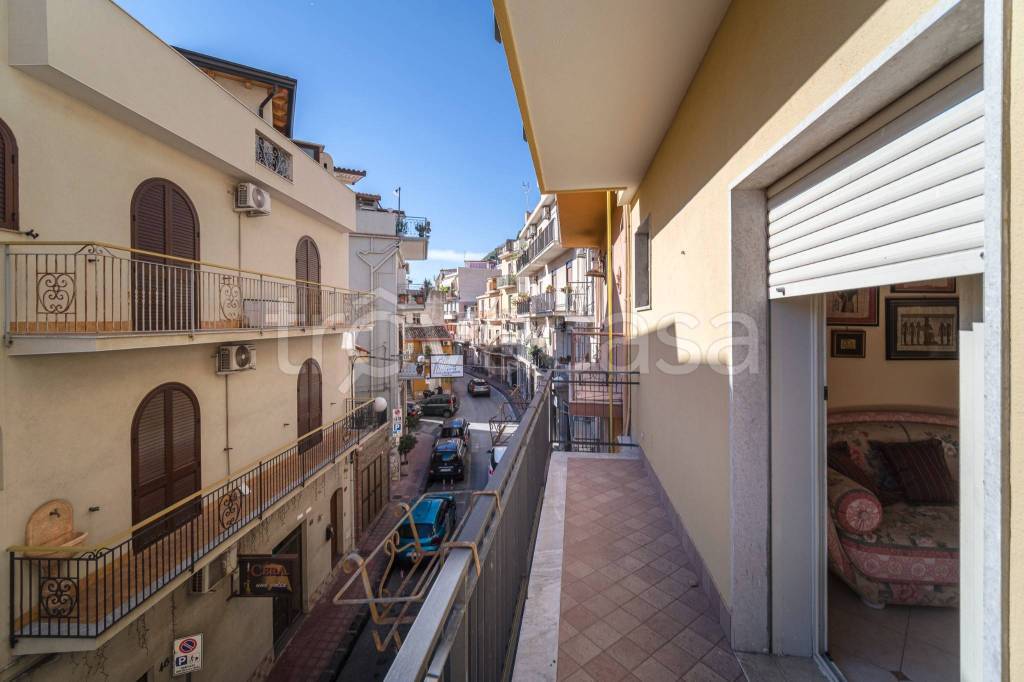 appartamento in vendita a Giardini-Naxos