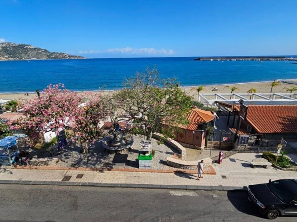 appartamento in vendita a Giardini-Naxos