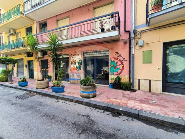 negozio in vendita a Giardini-Naxos