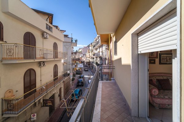 appartamento in vendita a Giardini-Naxos