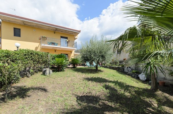 casa indipendente in vendita a Giardini-Naxos