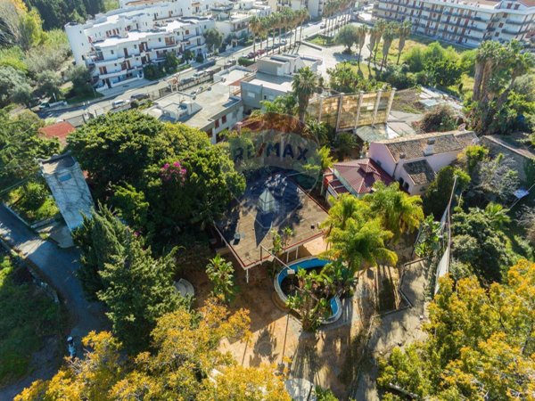 villa in vendita a Giardini-Naxos