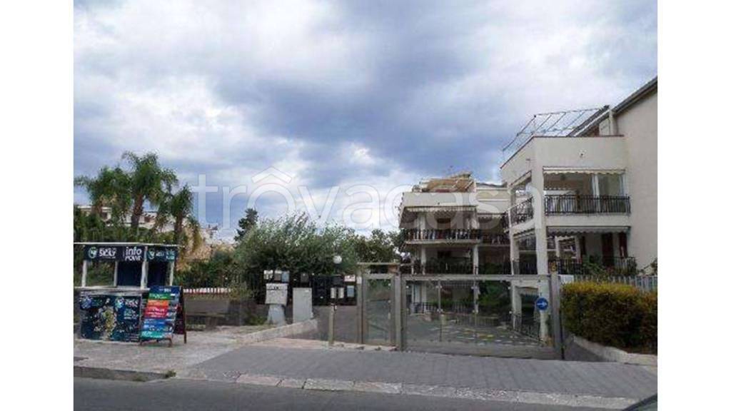 appartamento in vendita a Giardini-Naxos