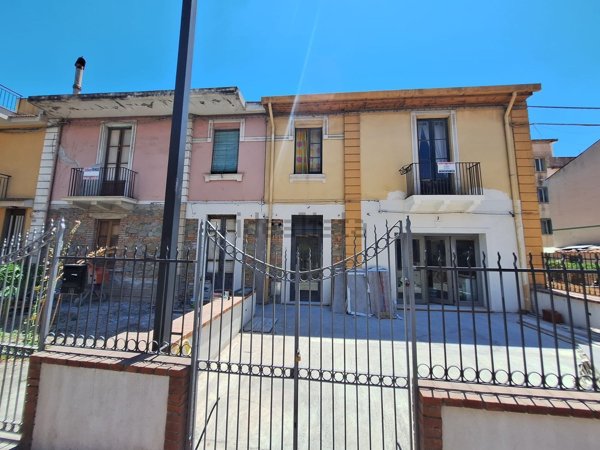 casa indipendente in vendita a Giardini-Naxos
