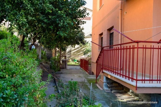 appartamento in vendita a Giardini-Naxos