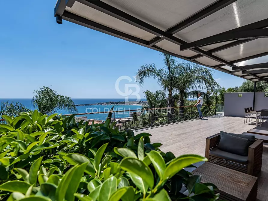 casa indipendente in vendita a Giardini-Naxos