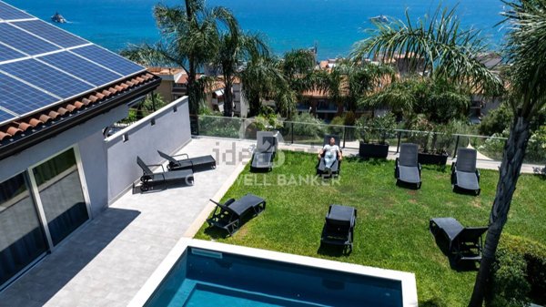 casa indipendente in vendita a Giardini-Naxos