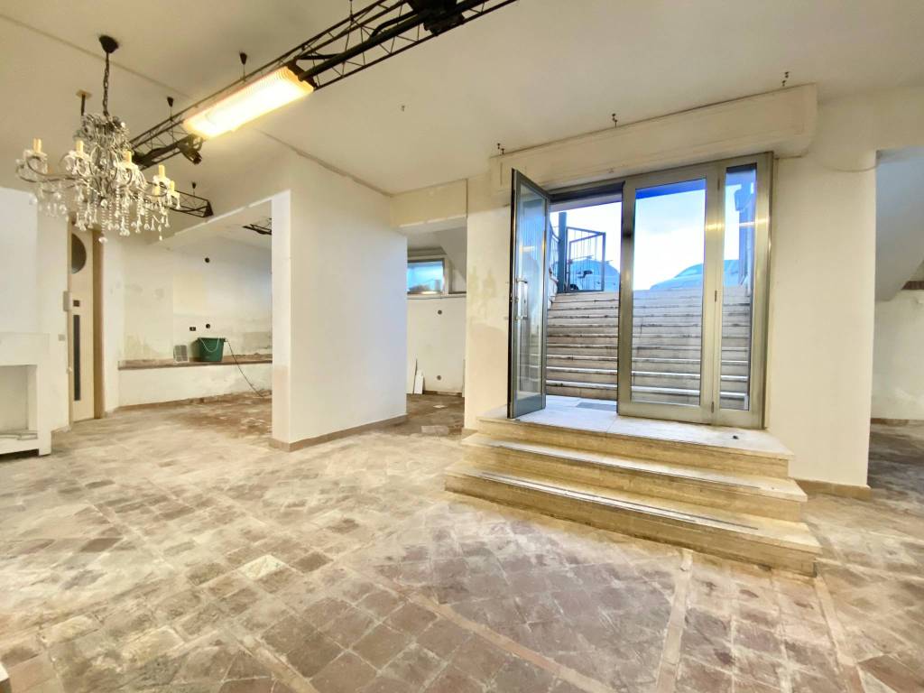 negozio in vendita a Giardini-Naxos