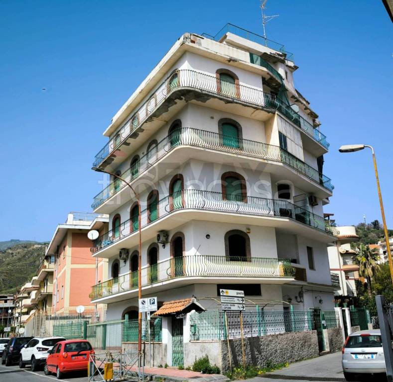 appartamento in vendita a Giardini-Naxos